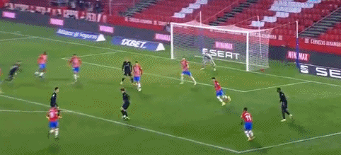 S-希门尼斯：我知道人们对米兰的前锋会很挑剔，我该开始进球了